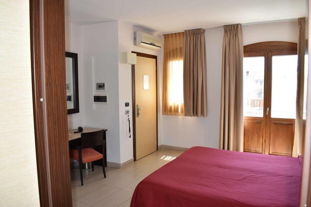 Hotel Il Portico Favignana Eksteriør billede